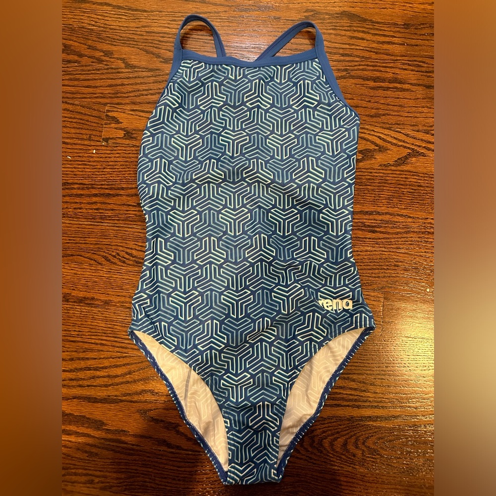 Arena One piece swim suit size 26. Brand new
